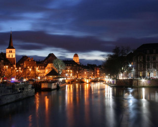 River bridge buildings nighttime lights 2 - a bridge and buildings free wallpaper