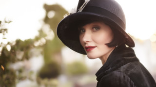 Woman black hat coat red - a red lipstick free wallpaper