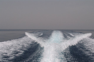Boat ocean cloudy wake white - white line free wallpaper