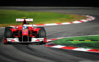 Red race car track grass - alonso vázquez free wallpaper
