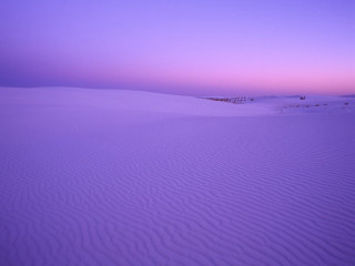 Purple sky sand dunes distant - vast free wallpaper