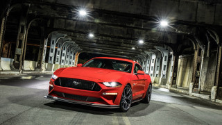 Red mustang tunnel night lights - a red mustang mustang free wallpaper