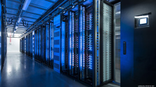 Servers blue lighting room - the ceiling free wallpaper