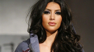 Woman blue jacket runway black - symmetrical free wallpaper