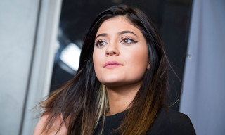 Woman longhair blackshirt lookingup cicelyhey - symmetrical free wallpaper