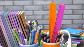 Cup filled with pencils markers - a cup free wallpaper