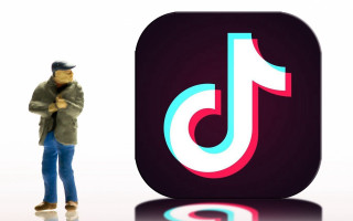 Man ti logo white background - toy free wallpaper