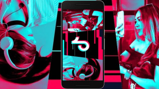 Woman headphones cellphone number5 headphones - headphone free wallpaper