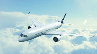 Jetliner flying blue cloudy sky 3 - a blue cloudy sky free wallpaper