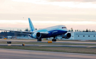 Jetliner airport runway building trees - turnaround free wallpaper