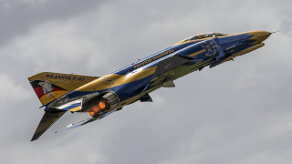 Blue yellow jet clouds military - a black nose and tail free wallpaper